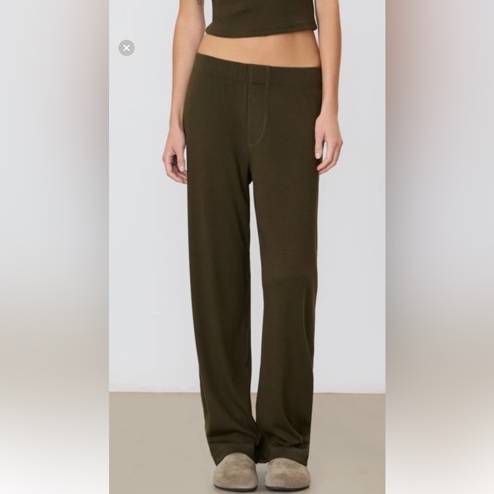 NWT Eterne ribbed lounge pants in moss green